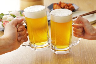 “Toriaezu Beer”: This phrase means “let’s start with a beer”—it’s a common way to kick off the night.
